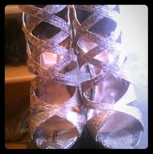 NWOB sz 7 Charlotte Russe Heels